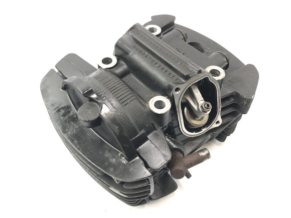 Yamaha XVS 650 Drag Star VM03 [2001] - Sylinterin pää edessä