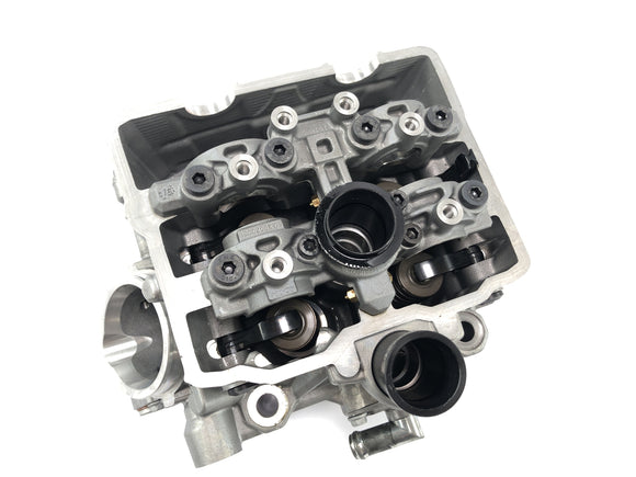 KTM 1050 Adventure [2017] - hlava válce vzadu