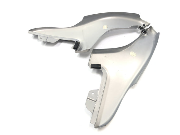 BMW R 1200 CL K30 [2003]  - 左右のフレームのクラッディングのクラッディングの側面部分のcladdingの開口部