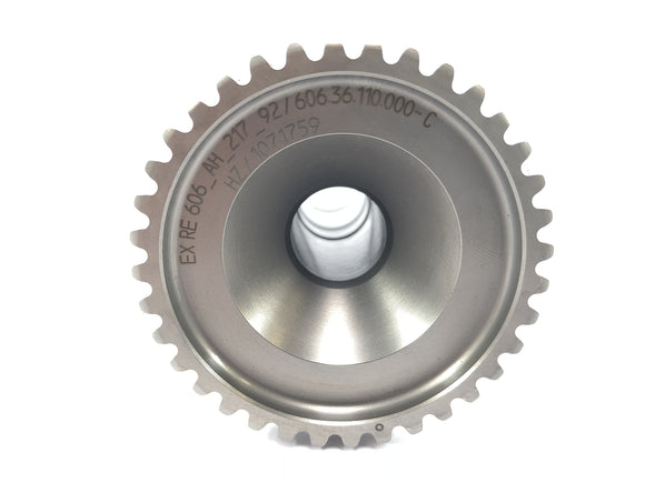 KTM 1050 Adventure [2017]  - 背面にあるカムシャフトアウトレットカムシャフトシリンダー