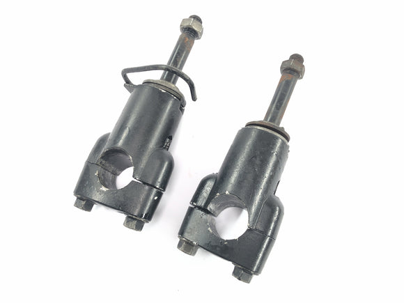 Yamaha XTZ 660 3YF [1992] - Ohjaustangon kiinnikkeet ohjaustangon pidikkeen kiinnittimet