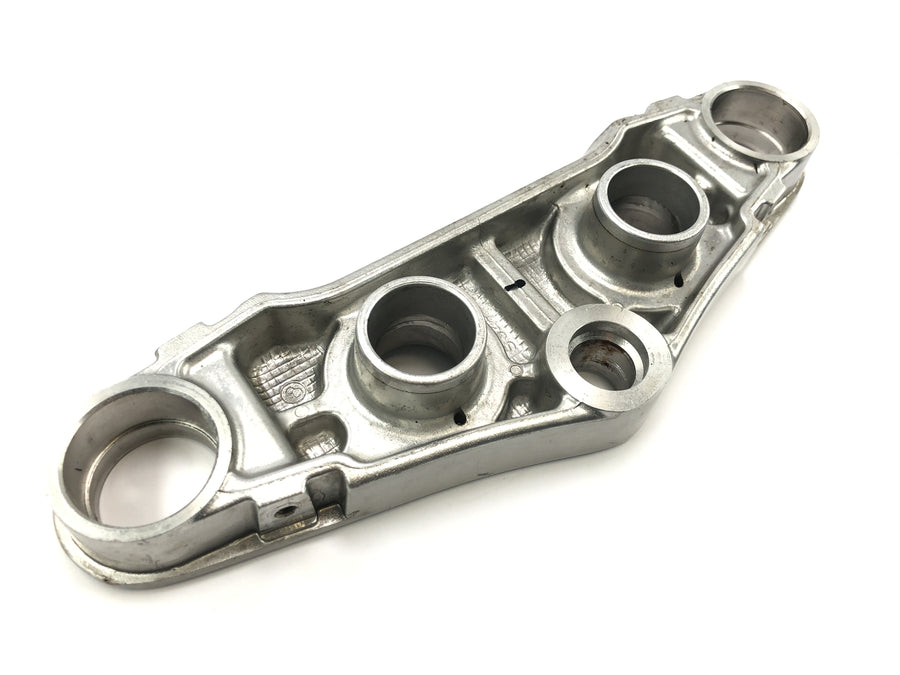 Suzuki Intruder VL 1500 AL [2000] - haarukkasilta haarukanpään ohjauspään sillan yläosassa