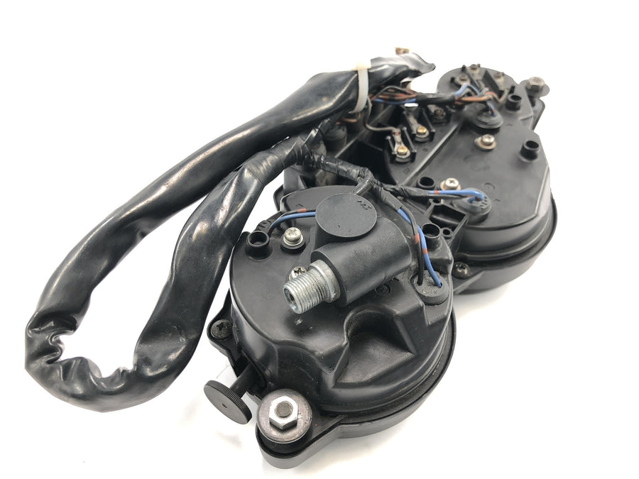 Yamaha YZF 750 R 4HN [1995] - Snelheidsmeter cockpit instrumenthouder snelheidsmeter