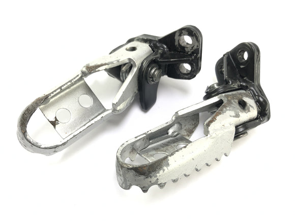 Husqvarna SM 630 A4 [2010] - Footstesten van de bestuurder aan de linkerkant en rechts set