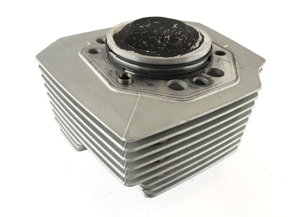 Moto Guzzi 1200 Sport [2007] - Cylinder med kolvar till vänster