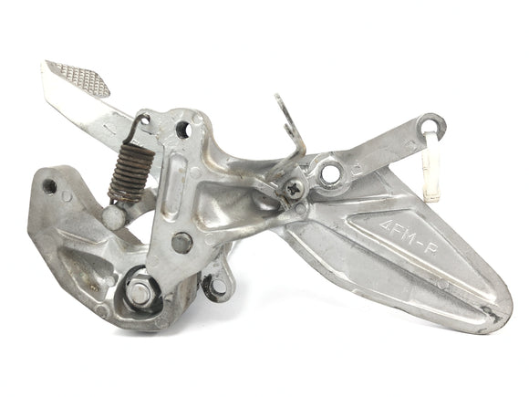 Yamaha YZF 750 R 4HN [1995] - Fahrer Fußrastenanlage rechts mit Bremspedal