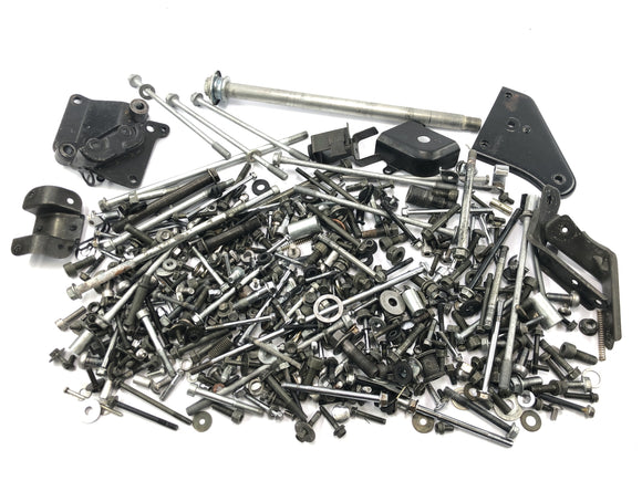 Suzuki Intruder VL 1500 AL [2000] - Restteile und Schrauben Konvolut