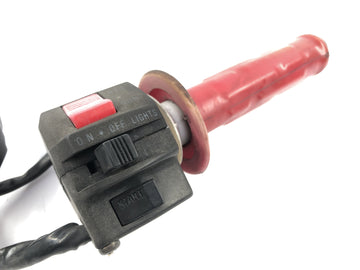 Suzuki GSX R 1100 GV73B [1990] - Stuurfittingsstuurschakelaar op de rechter gashandgreep - 0