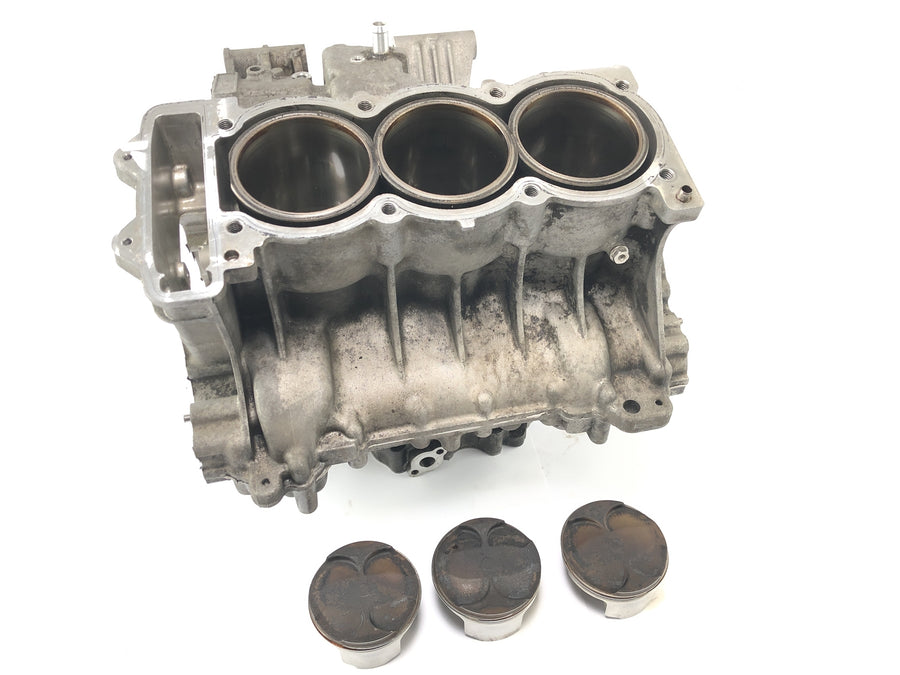 Triumph Sprint ST 1050 [2005] - Clocco cilindri di alloggiamento vuoto a motore con pistone