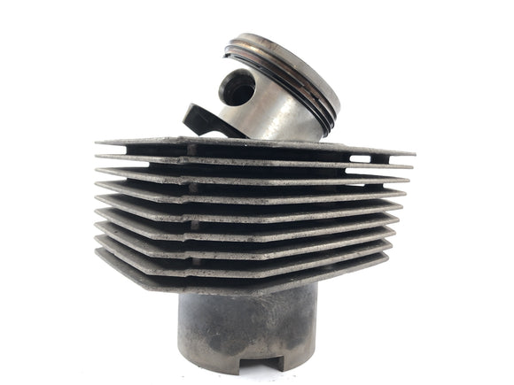 Moto Guzzi California II VT [1985] - Cilindro con pistones a la derecha