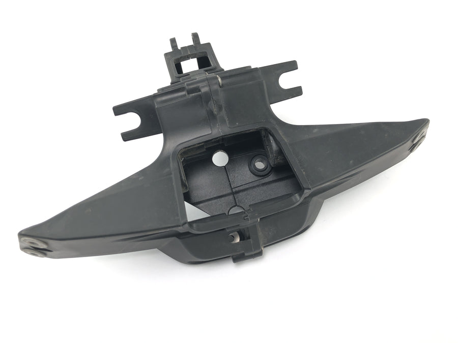 Aprilia RS 125 TW [2017] - Ohjaamokiinnike etuvaipan pidikkeeseen