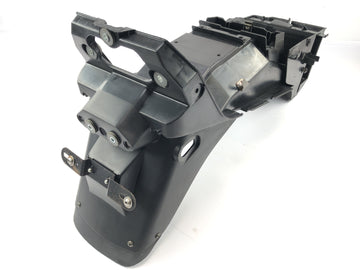 川崎GPZ 1100 ZXT10E [1997]  - 保護シートフェンダーキャリアホルダーの背後にあるフェンダー