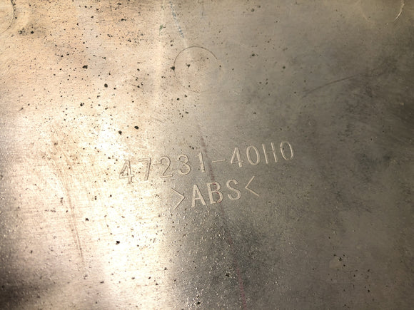 Suzuki VZ 1500 WVCU [2011] - крышка картера двигателя левая