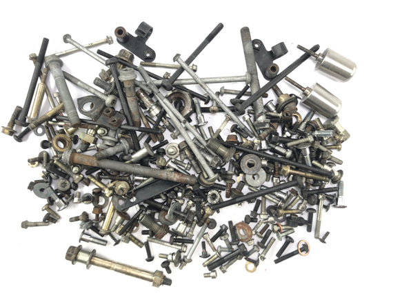 Triumph Daytona 900 T300 [1993] - Peças e parafusos residuais são pacote