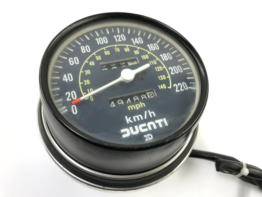 Ducati SL 600 Pantah [1982] - Cockpit instruments speedometer tachometer with control lights and ignition lock