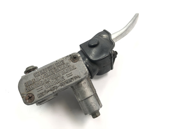 雅马哈 YZ 426 F [2000] - 手制动泵 前制动杆损坏