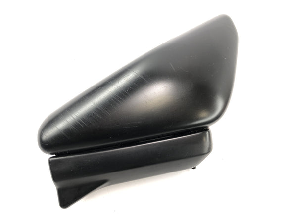 Suzuki VZ 1500 WVCU [2011] - Накладка боковая панель правая Cover Side R