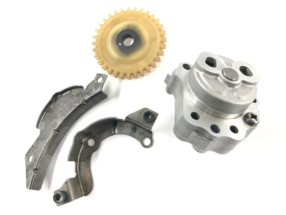 Yamaha MT 03 RM02 [2007] - Ölpumpe Öl Pumpe Pumpeneinheit mit Ritzel und Halterungen