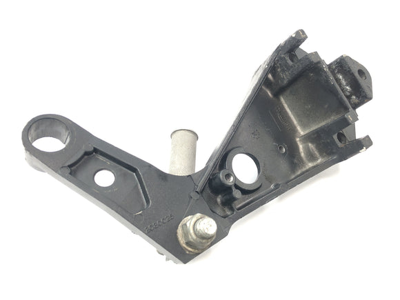 Triumph Daytona 900 T300 [1996] - Soporte reposapiés pasajero reposapiés izquierdo