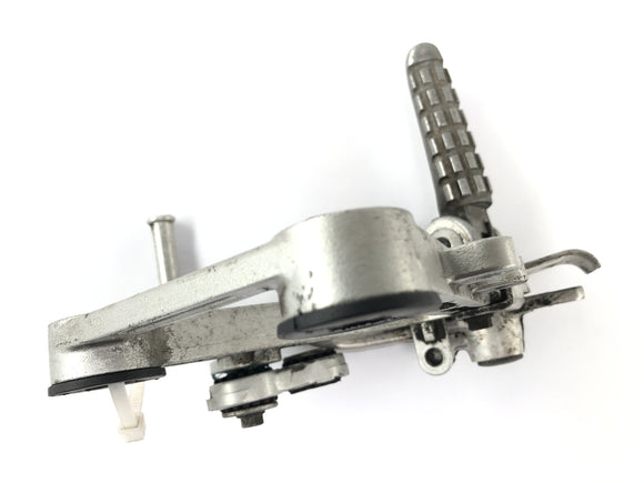 Cagiva Mito 125 EVO 8P [2000] - Fahrerfußraste Fußraste Halterung rechts mit Bremspedal