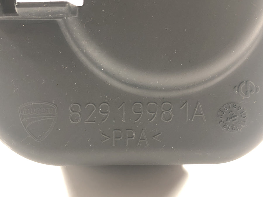 Ducati Multistrada 1200 S Touring [2009] - Cover Aufnahme für Auspuffstellmotor