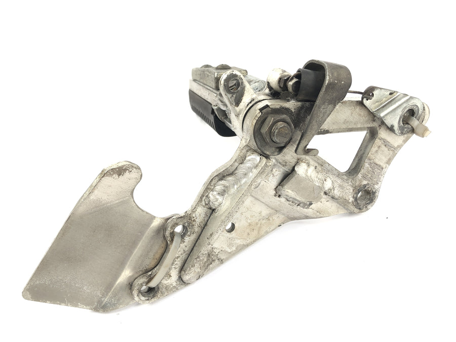 Suzuki GSX R 1100 GV73B [1990] - förarens fotstöd