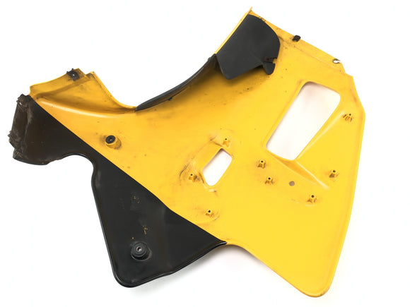 Triumph Daytona 900 T300 [1993] - Boczna okładzina castingowa prawe przebranie części