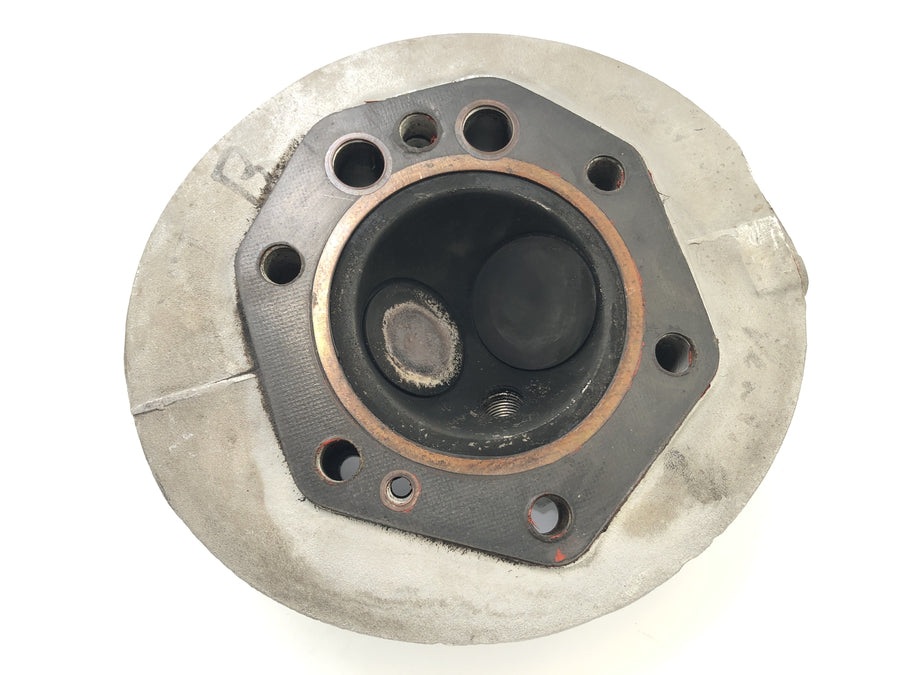 Moto Guzzi V7 Special [1971] - Cylinder Head po prawej stronie