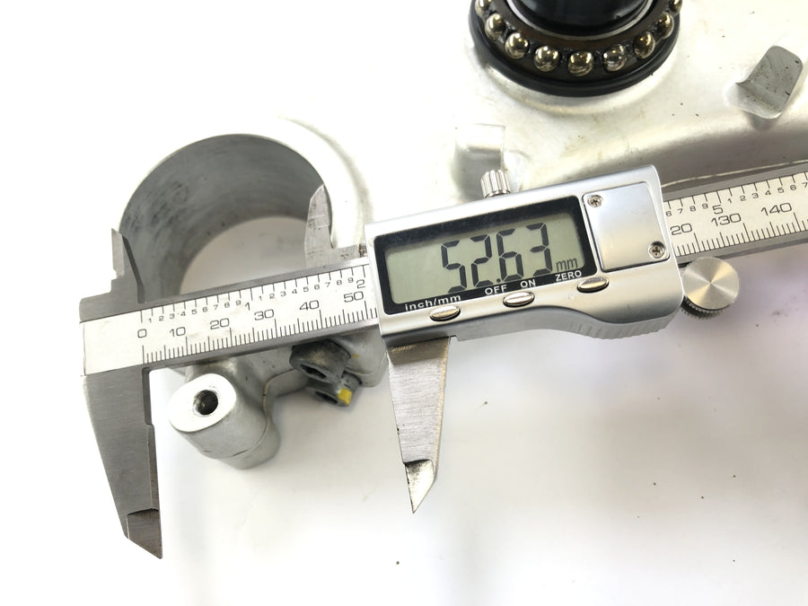 Aprilia RSV4 1000 [2010] - Lower triple clamp