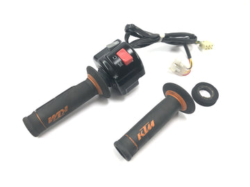 KTM Duke 690 A3 [2012] - Unidad interruptor montaje puño acelerador derecho manillar manillar - 0