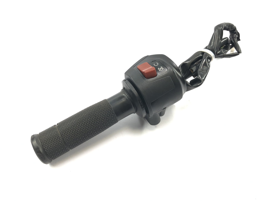 KTM RC 125 [2016] - Kaasukahvan oikeanpuoleisen kytkimen kiinnitys pysäytyskytkimen ohjaustangon kahvayksikkö