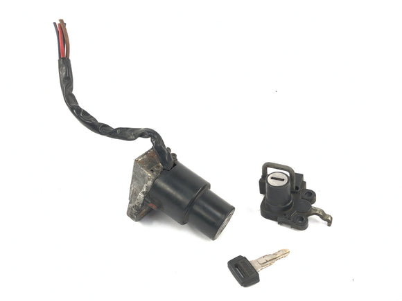 ヤマハXV 750 5G5 [1982]  -  1キー付きイグニッションロックとヘルメットロック