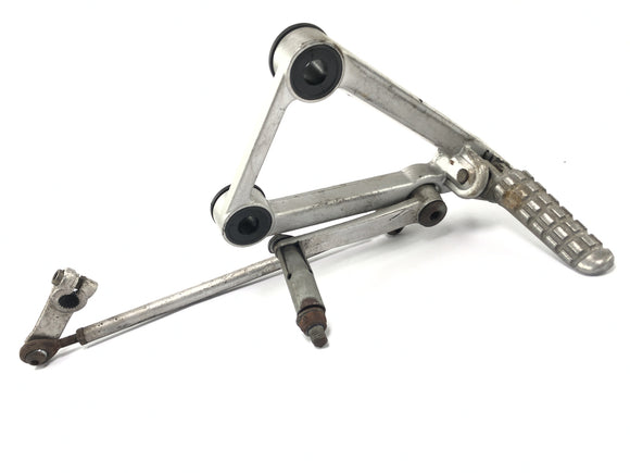 Cagiva Mito 125 EVO 8P [2000] - Fahrerfußraste Fußraste Halterung links mit Schaltpedal