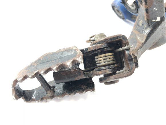 Suzuki Dr 350 SK42B [1991] - Footrests řidiče doleva a pravé nohy řidiče