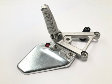 Aprilia RSV 1000 RP Mille [2001] - Driver's left footrest system