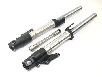 Triumph Speed ​​​​Triple T509 [1998] - Teleskopická vidlice s osou