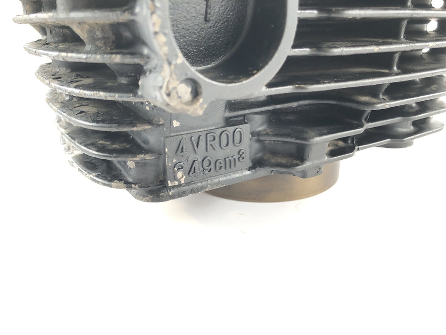 Yamaha XVS 650 Drag Star VM02 [1998] - Cilinder met zuigers vooraan