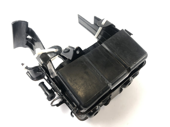HONDA XBR 500 PC15 [1989] - Assorbimento del supporto per la batteria del telaio della scatola della batteria