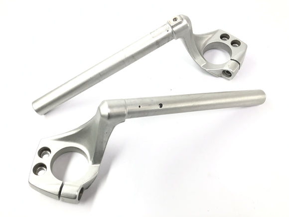 Triumph Sprint St 1050 [2005]  - 左右のハンドルファム