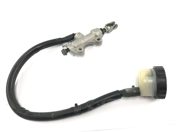 Kawasaki Versys KLE 650 A [2006] - Takajarrupumpun takapyörän jarrusylinteri