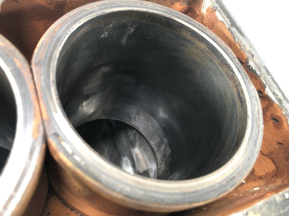 Triumph Daytona 900 T300 [1996] - Motorblock vevhus cylinderblock med kolvar