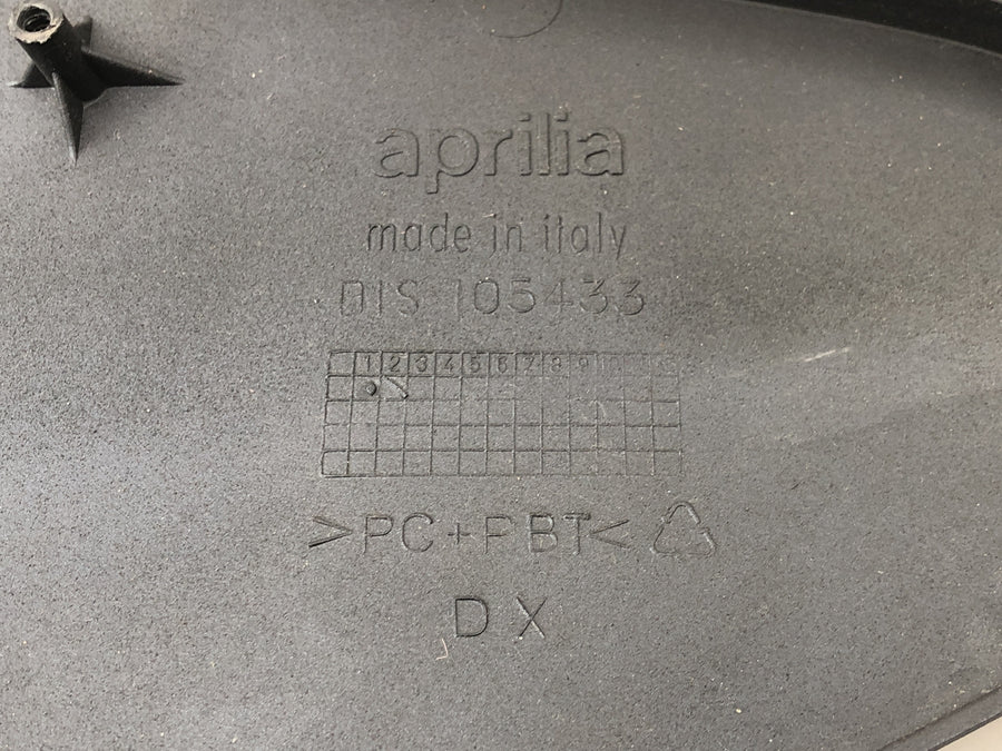 Aprilia RST 1000 Futura [2002] - Seitenverkleidung links Sitzseitenpanel