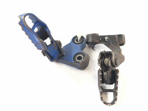 Suzuki Dr 350 SK42B [1991] - Footrests řidiče doleva a pravé nohy řidiče