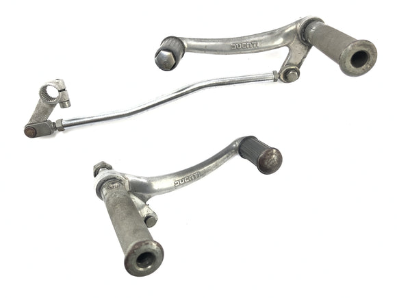 Ducati SL 600 Pantah [1982] - подножки водителя с рычагом передачи и тормоза