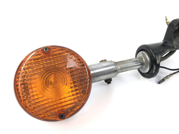Yamaha XV 750 5G5 [1982] - turn signal with bracket at the front