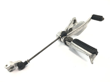 Yamaha XJR 1200 4PU [1996] - Fahrerfußraste links mit Schaltpedal und Gestänge