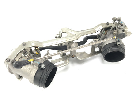 Moto Guzzi Stelvio 1200 4V [2009] - Gassventilinjeksjonssystem med stenger