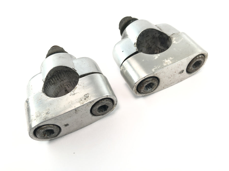 Yamaha XJR 1200 4PU [1996] - ohjaustangon kiinnikkeet ohjaustangon telineet ohjaustangon pidikkeen noususarja pari