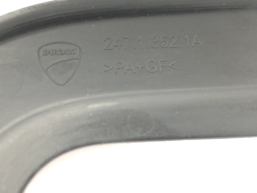 Ducati Multistrada 1200 S Touring [2009] - Bremsschlauchabdeckung 247.1.352.1A