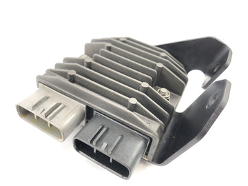 Triumph Street Triple R 675 D67LD [2010] - Regulador do Regulador de tensão Regulador FH012AB